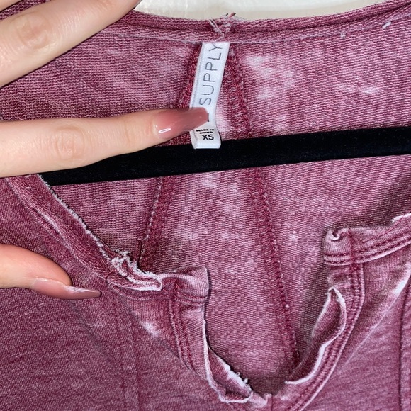 🍂Adorable lightweight distressed maroon dress! - Picture 3 of 5